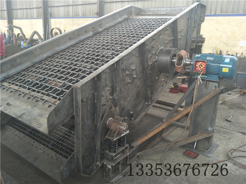 石料振動篩分機喂料不勻稱會造成哪些原因？